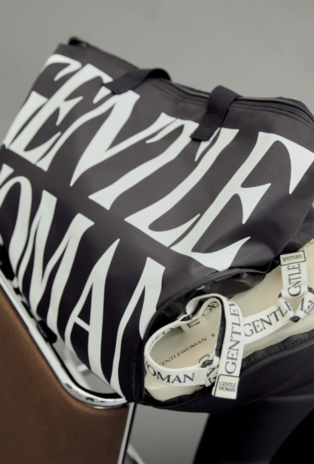 GW14 GW CARRYALL BAG (特大黑防水帆布袋)