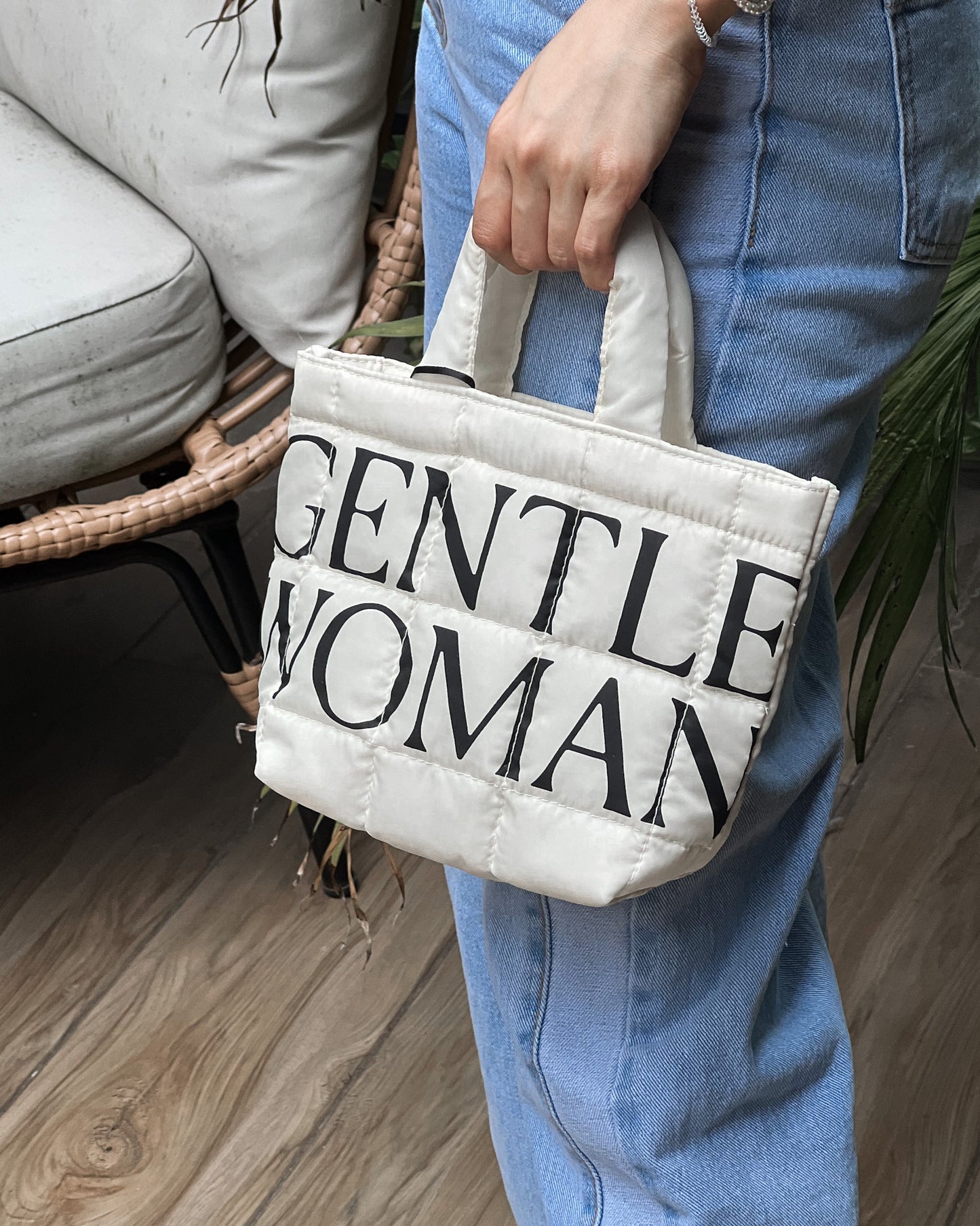 GW10 GENTLEWOMAN PUFFER BAG S / L (Cushion 袋)