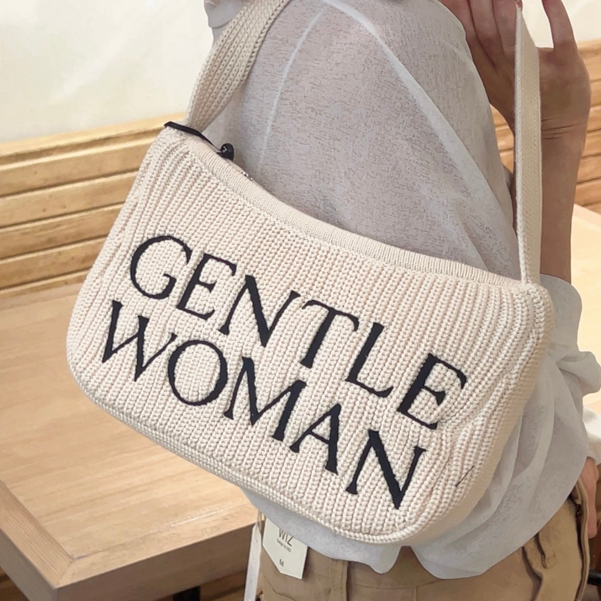 GW13 GW PREPPY KNIT SHOULDER BAG (復古小手袋)