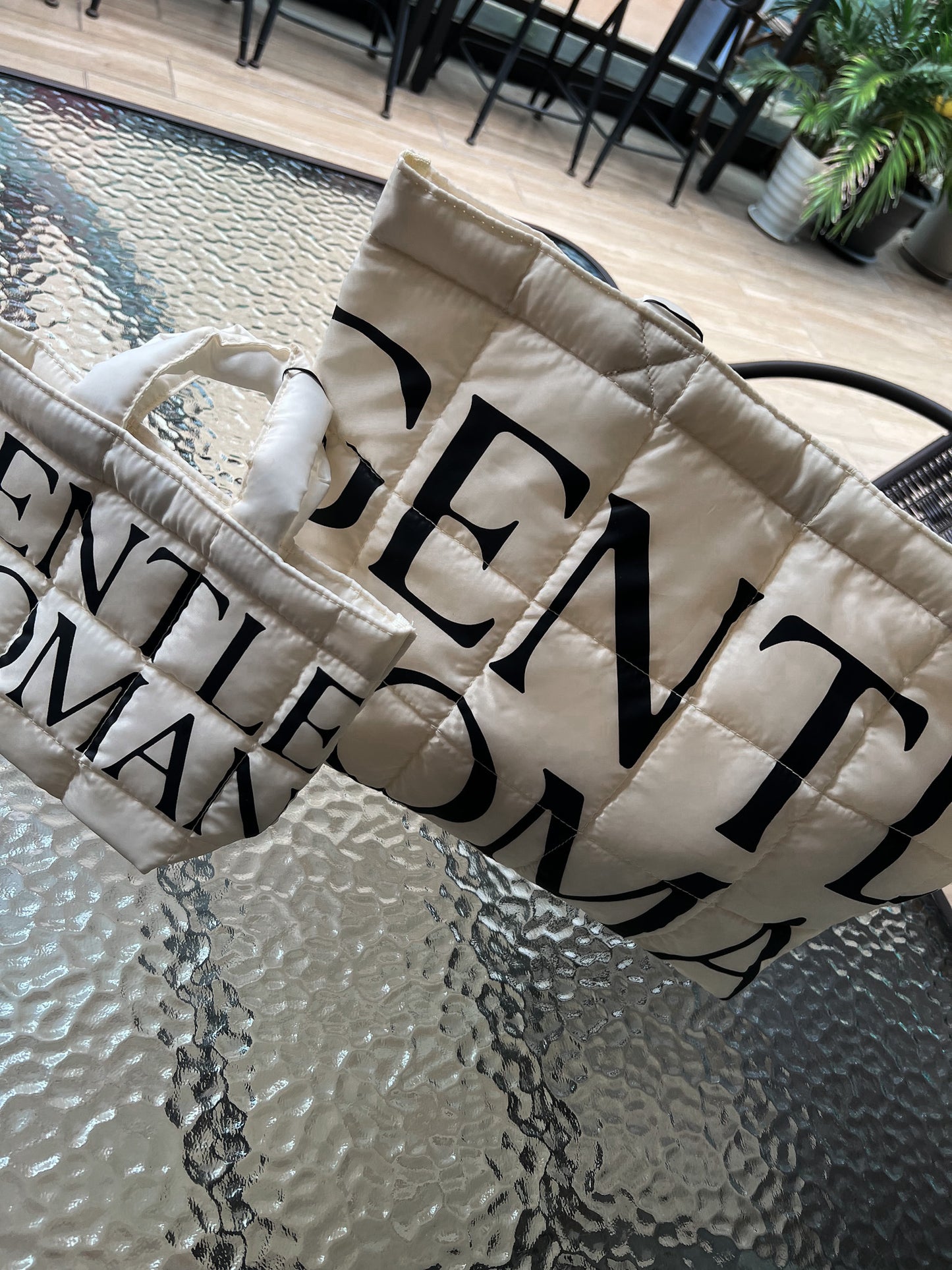 GW10 GENTLEWOMAN PUFFER BAG S / L (Cushion 袋)