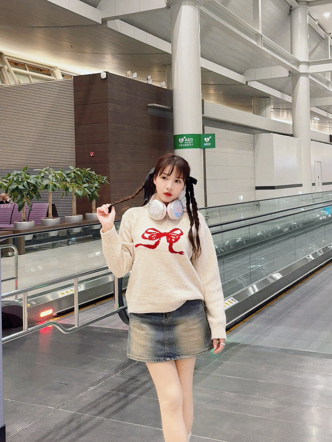 T969 RED RIBBON SWEATER