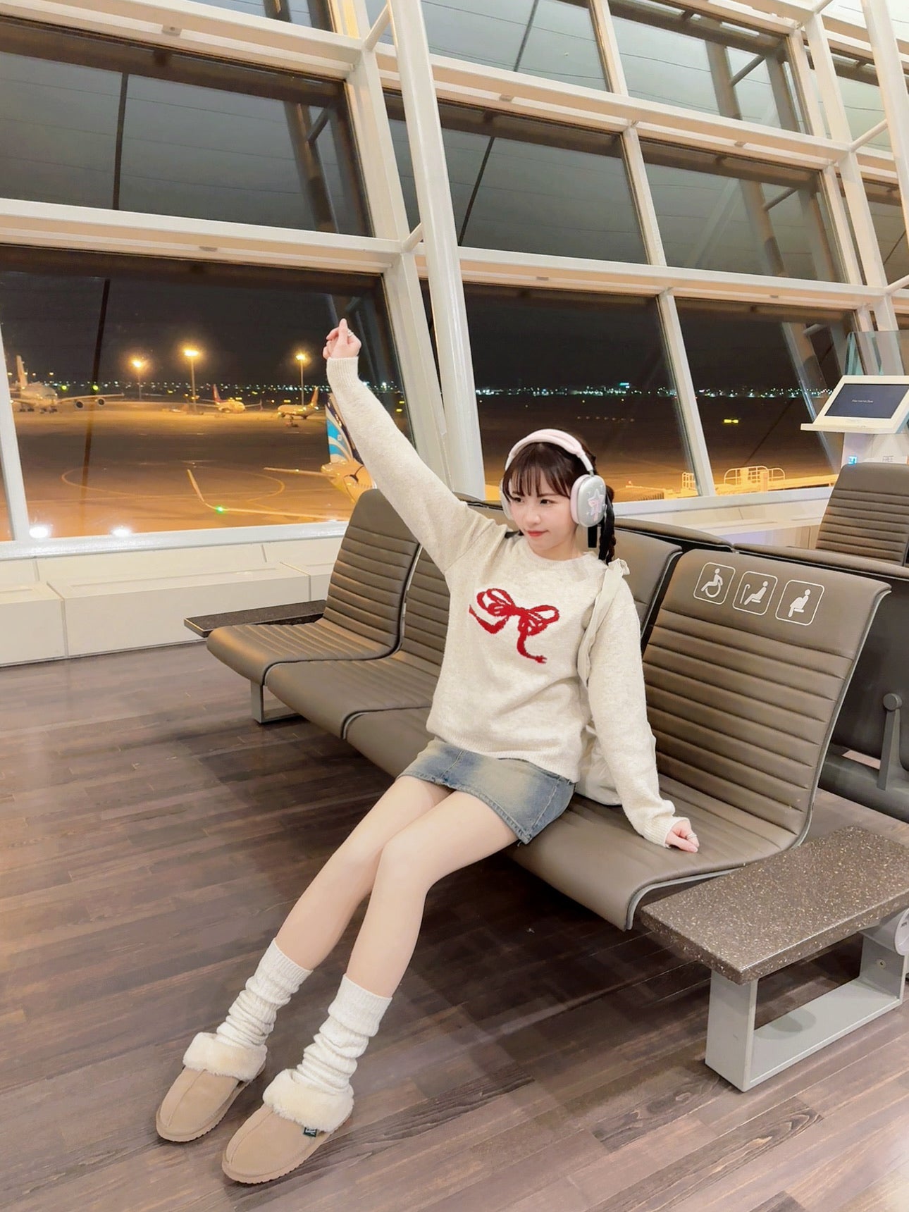 T969 RED RIBBON SWEATER