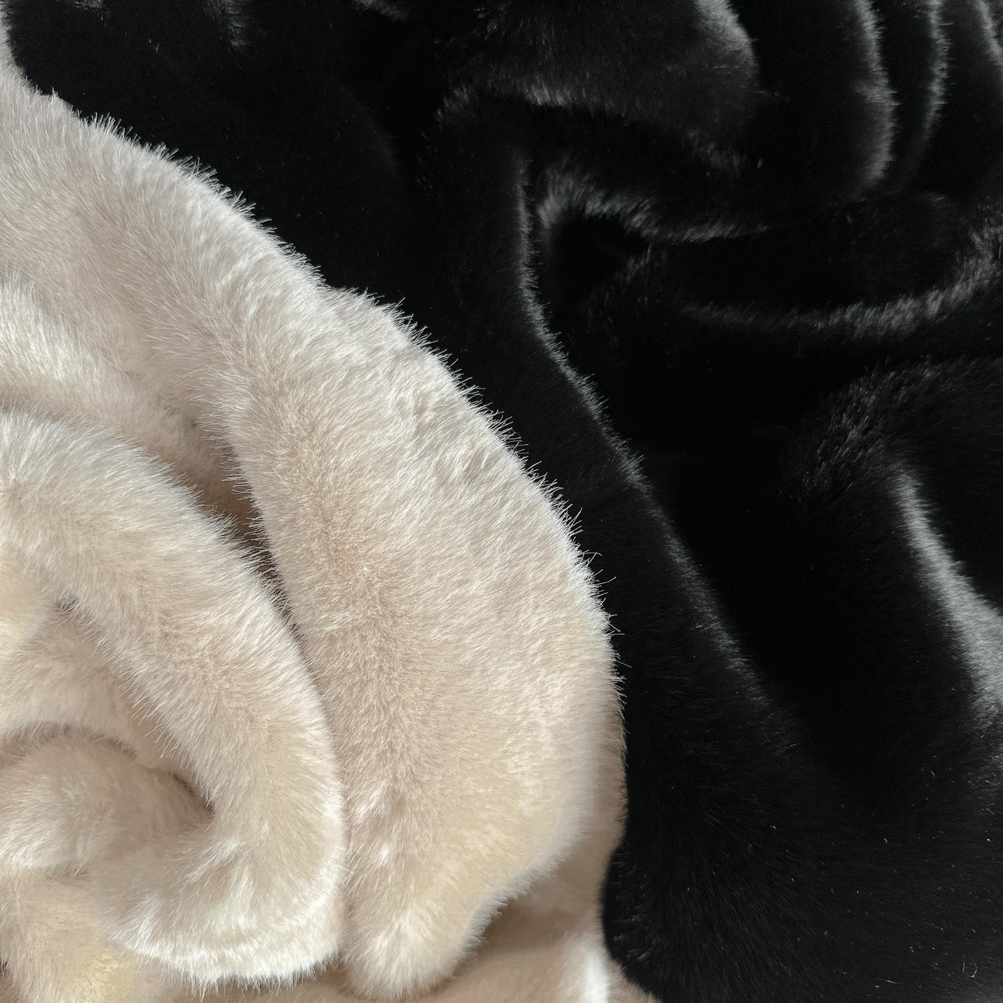 C085 MUFF+ COAT