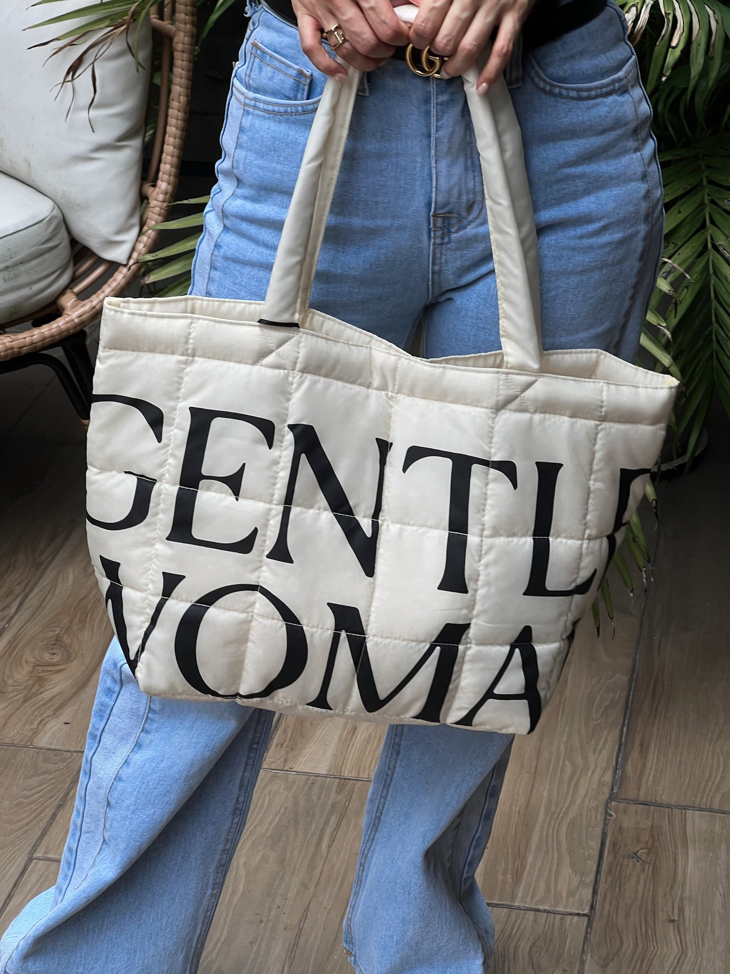 GW10 GENTLEWOMAN PUFFER BAG S / L (Cushion 袋)