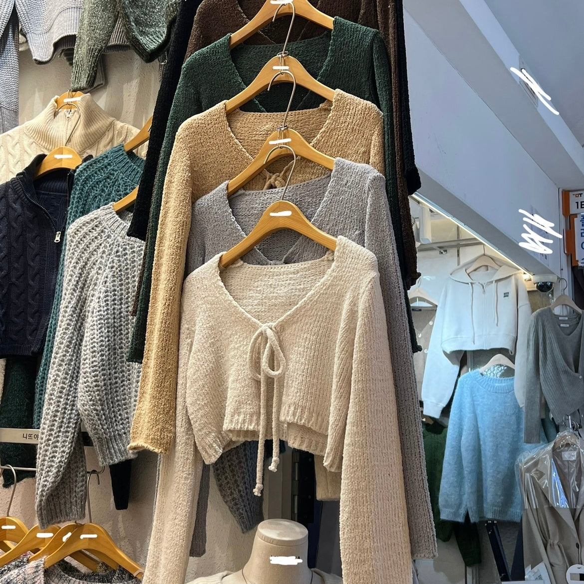 T951 MOON DAY TOP