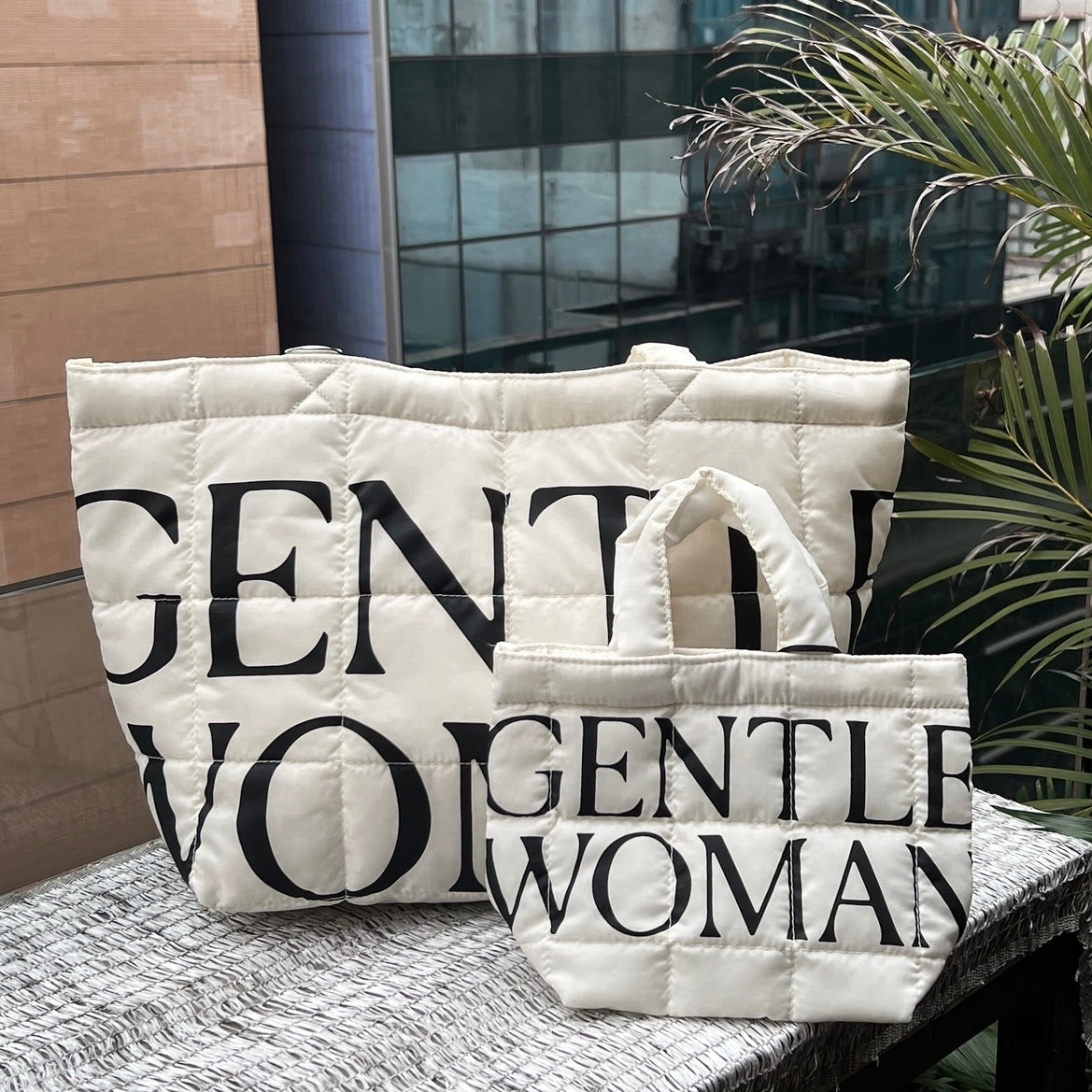 GW10 GENTLEWOMAN PUFFER BAG S / L (Cushion 袋)