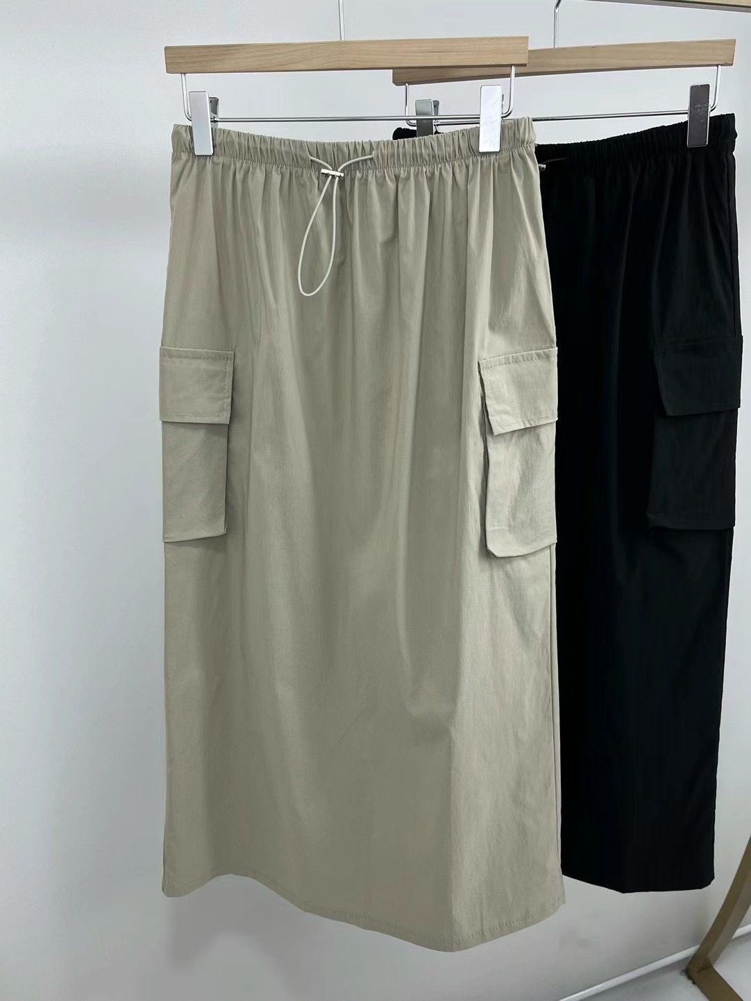 B312 OBEY SKIRT
