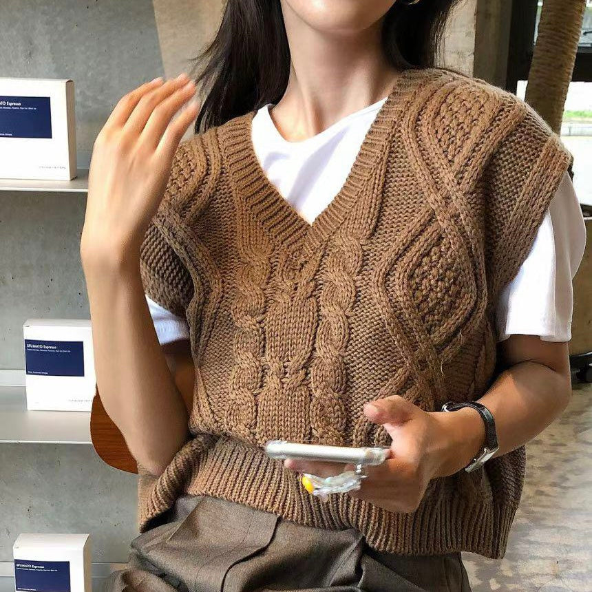 T680 VALENTINE KNIT VEST