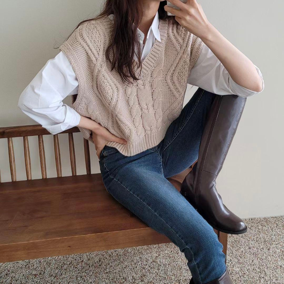 T680 VALENTINE KNIT VEST
