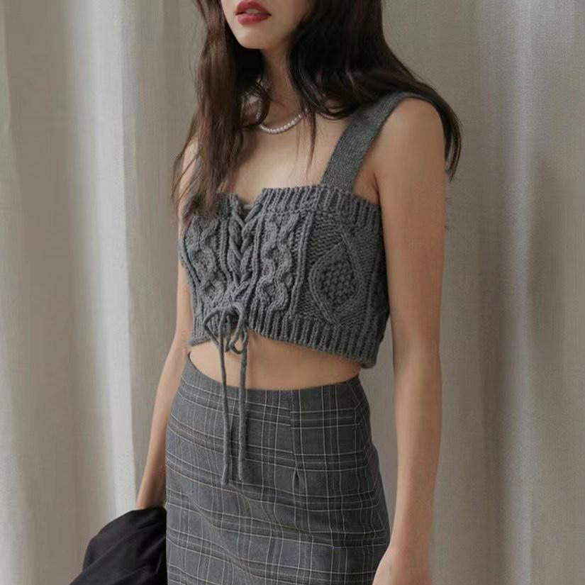 T639 LOOKBOOK KNIT VEST
