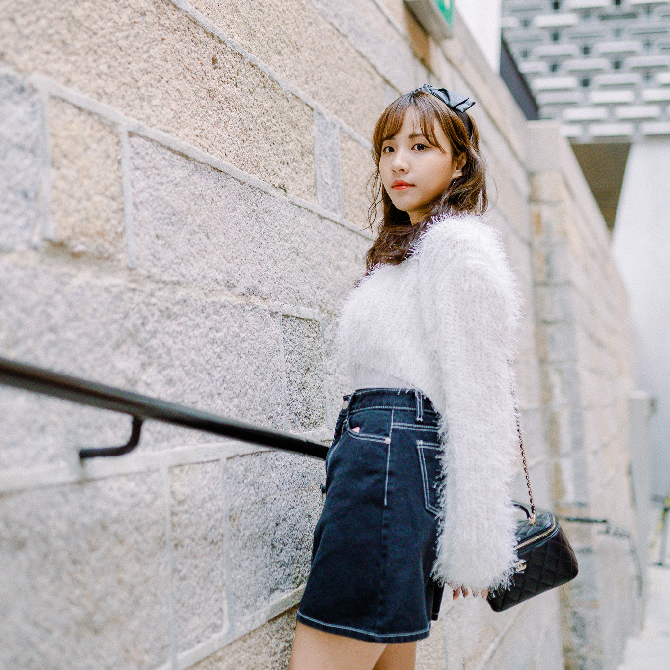 T697 FIZZY CROP CARDIGAN