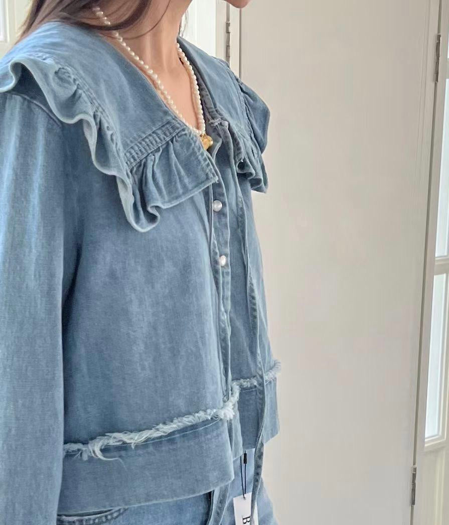 T718 RUFFLE DENIM BLOUSE