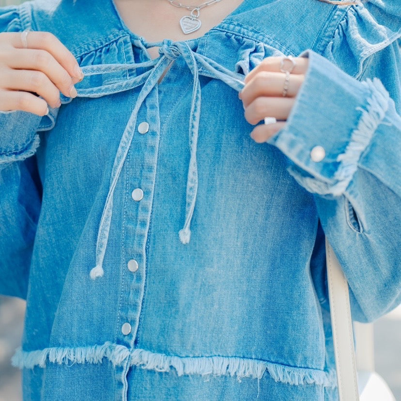 T718 RUFFLE DENIM BLOUSE