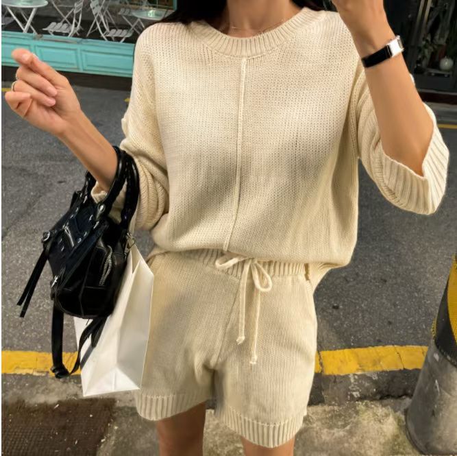T658 TUESDAY SET