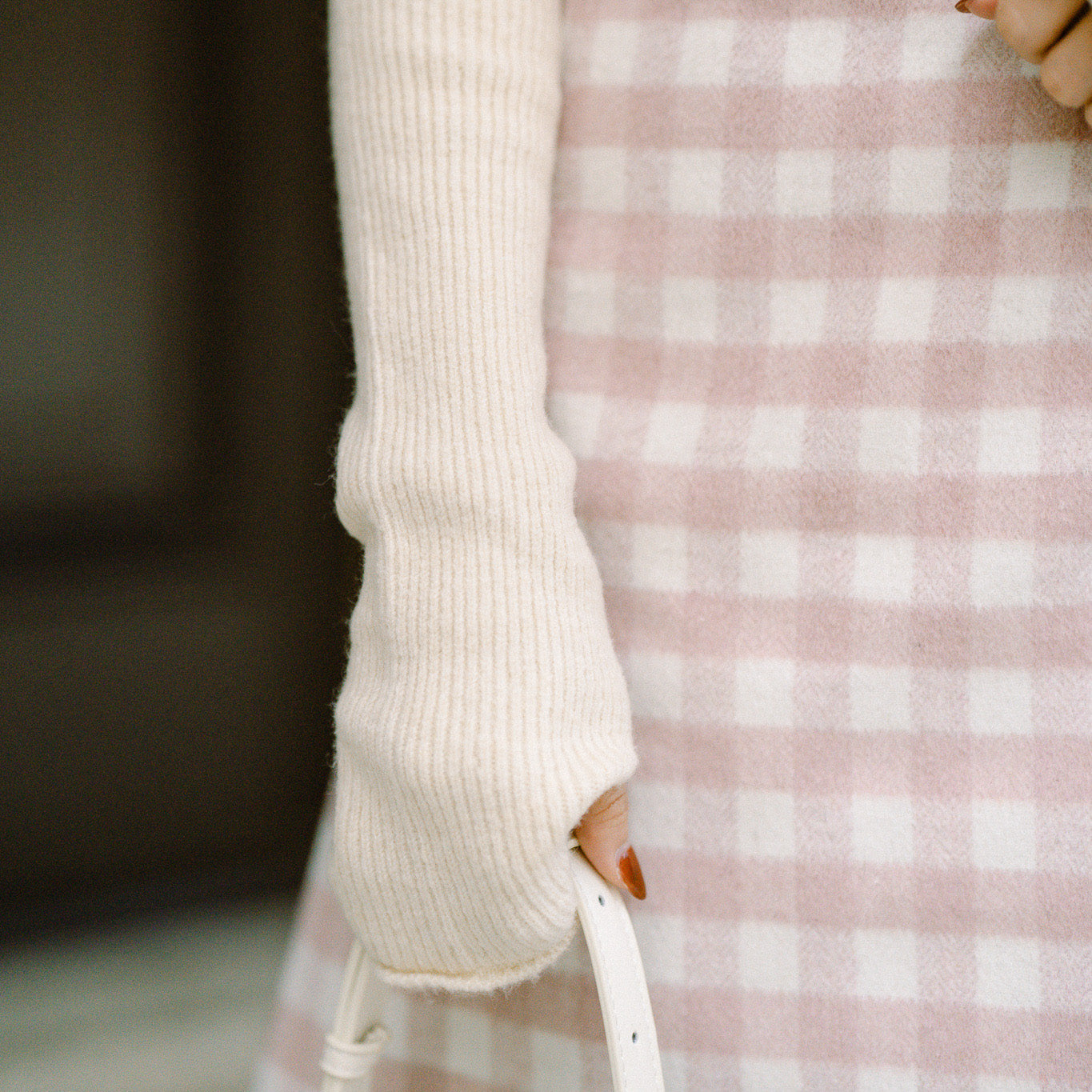 T696 JANUARY SWEATER