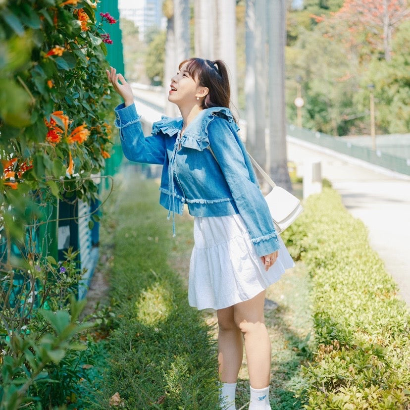 T718 RUFFLE DENIM BLOUSE
