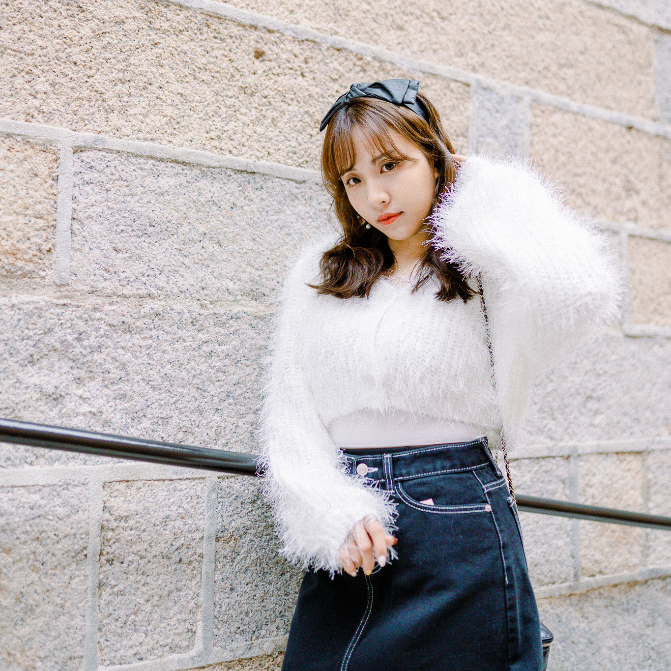 T697 FIZZY CROP CARDIGAN