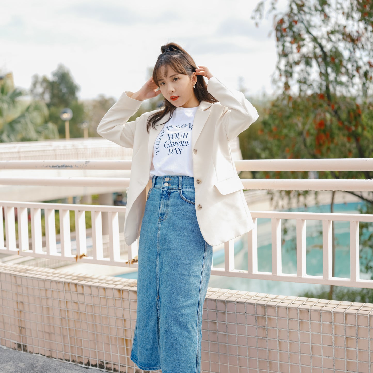 T713 GLORIOUS DAY TEE