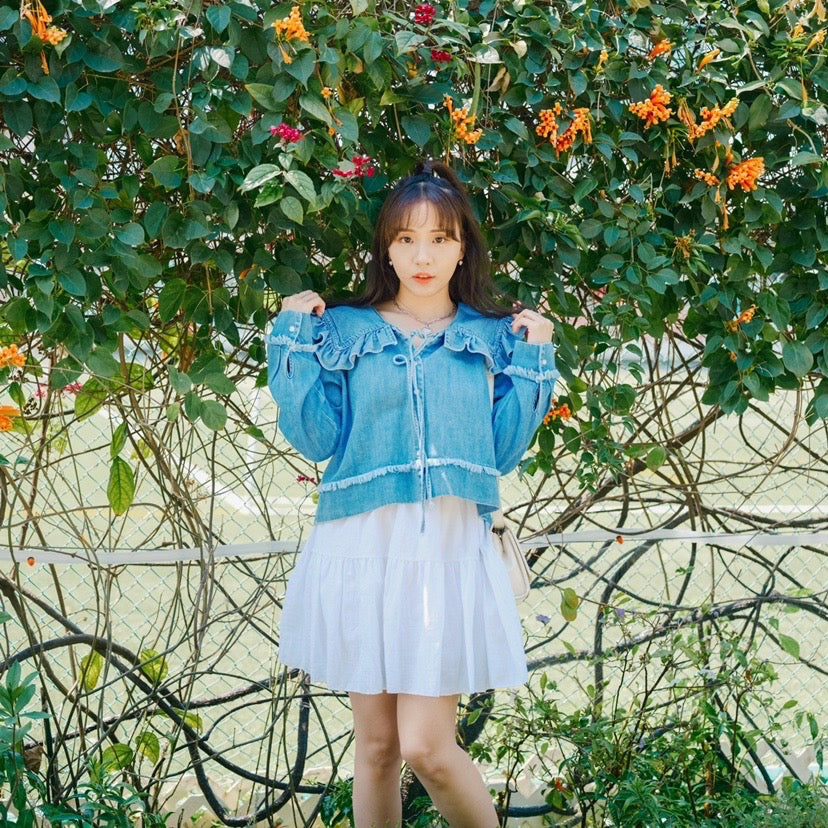 T718 RUFFLE DENIM BLOUSE