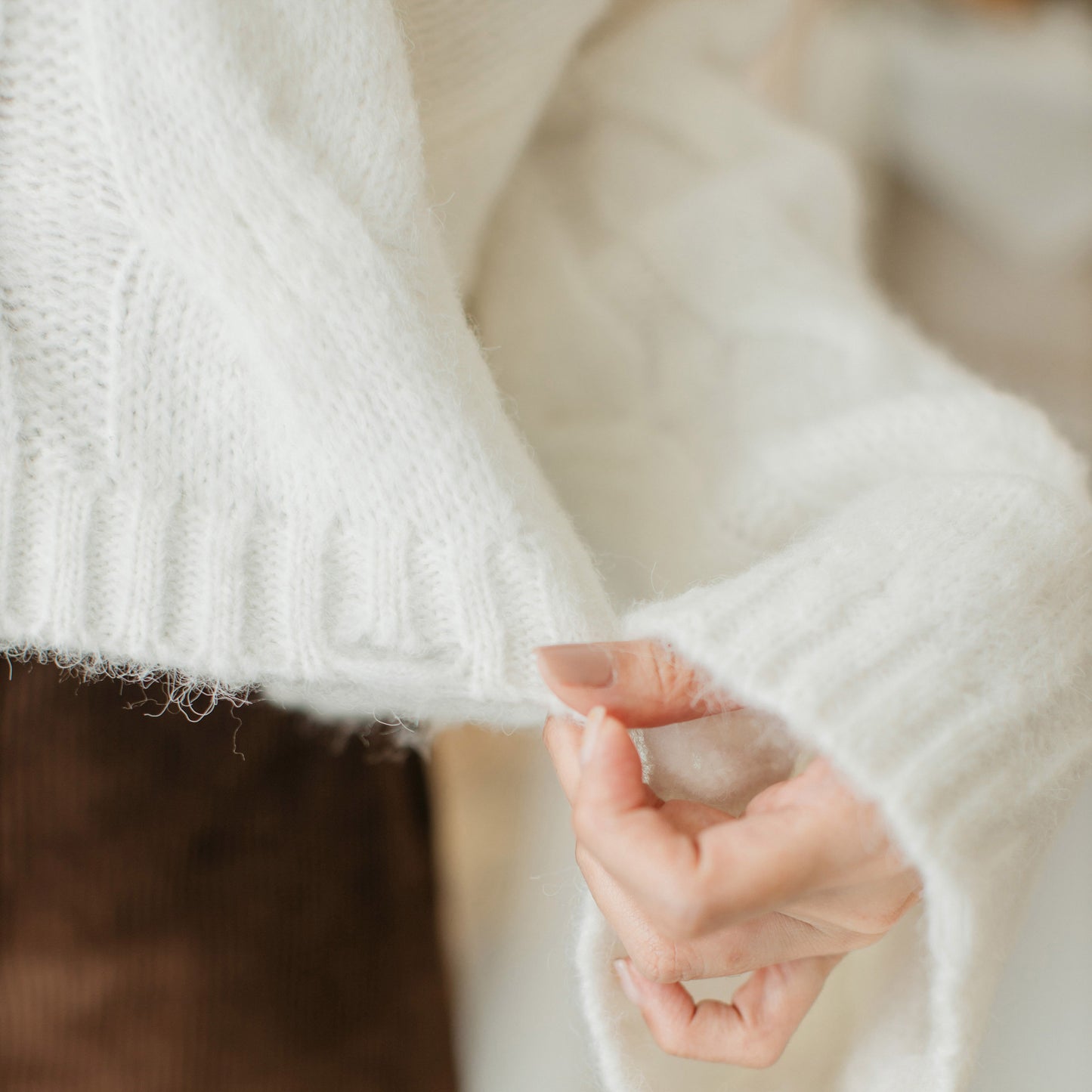 T436 LOVELY SWEATER