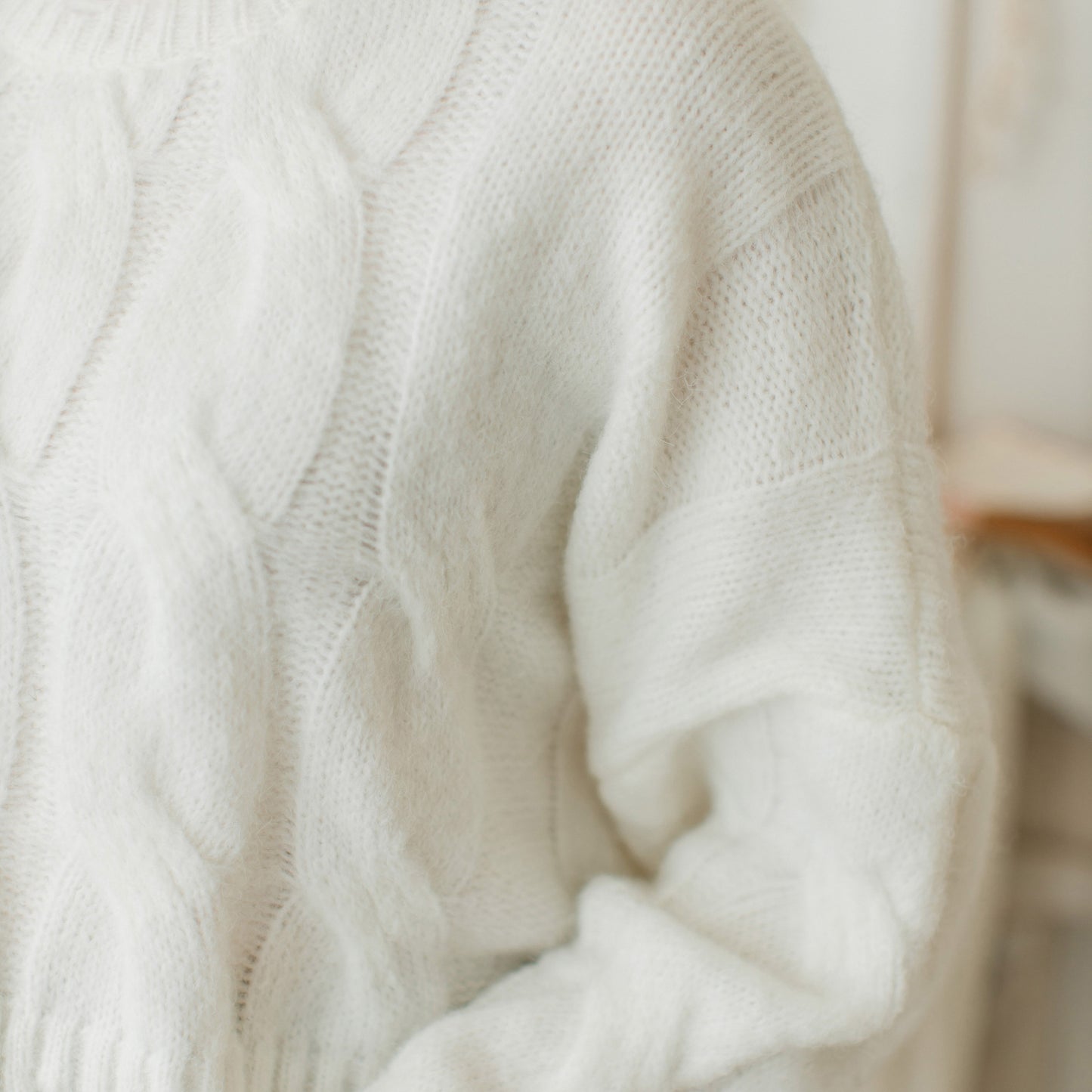 T436 LOVELY SWEATER