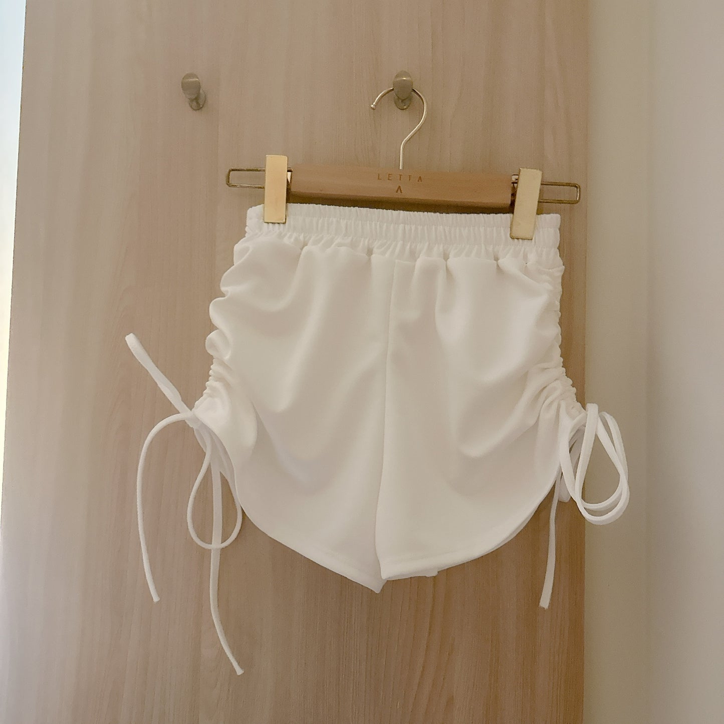 TH093 OH YES SHORTS