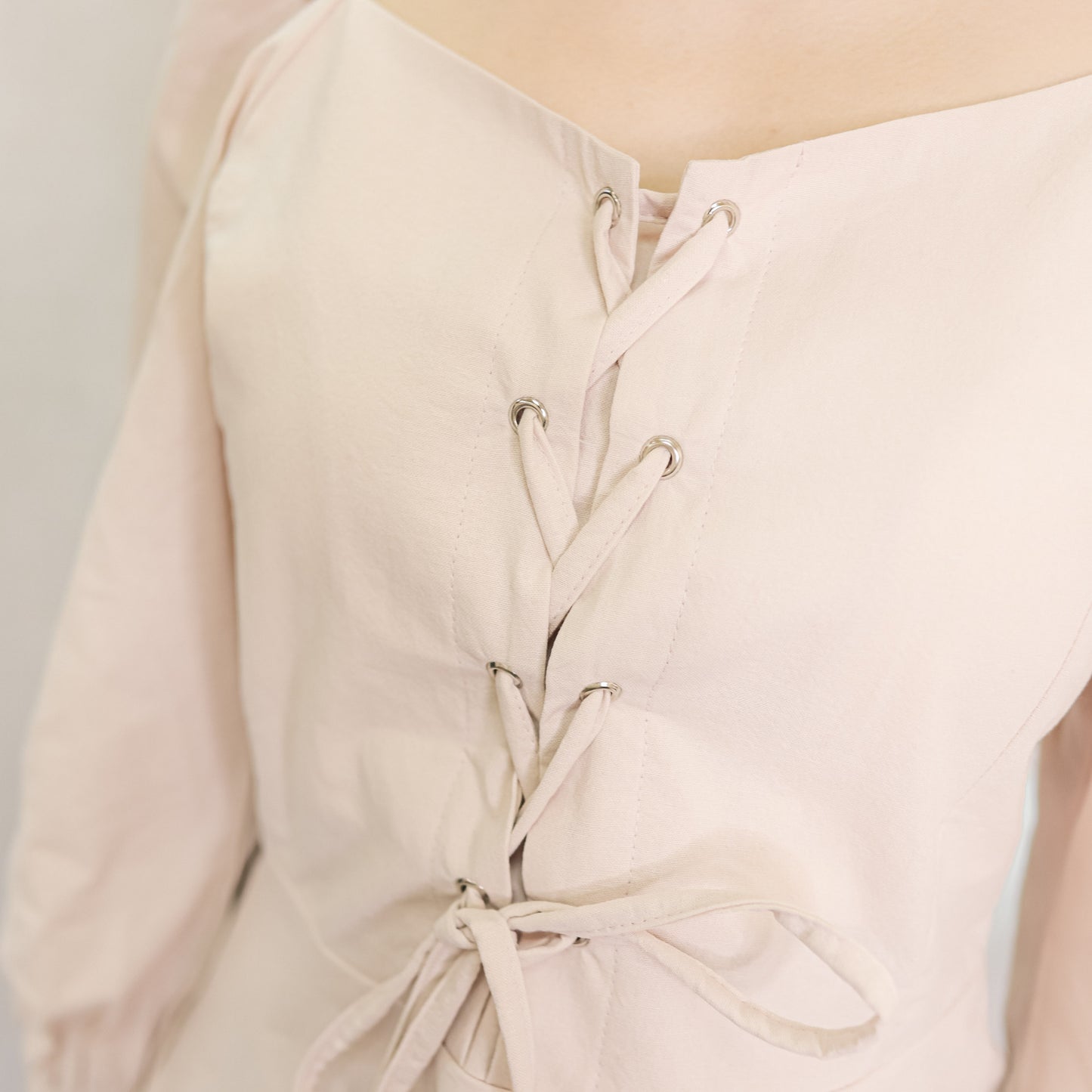 T466 KISSES TOP
