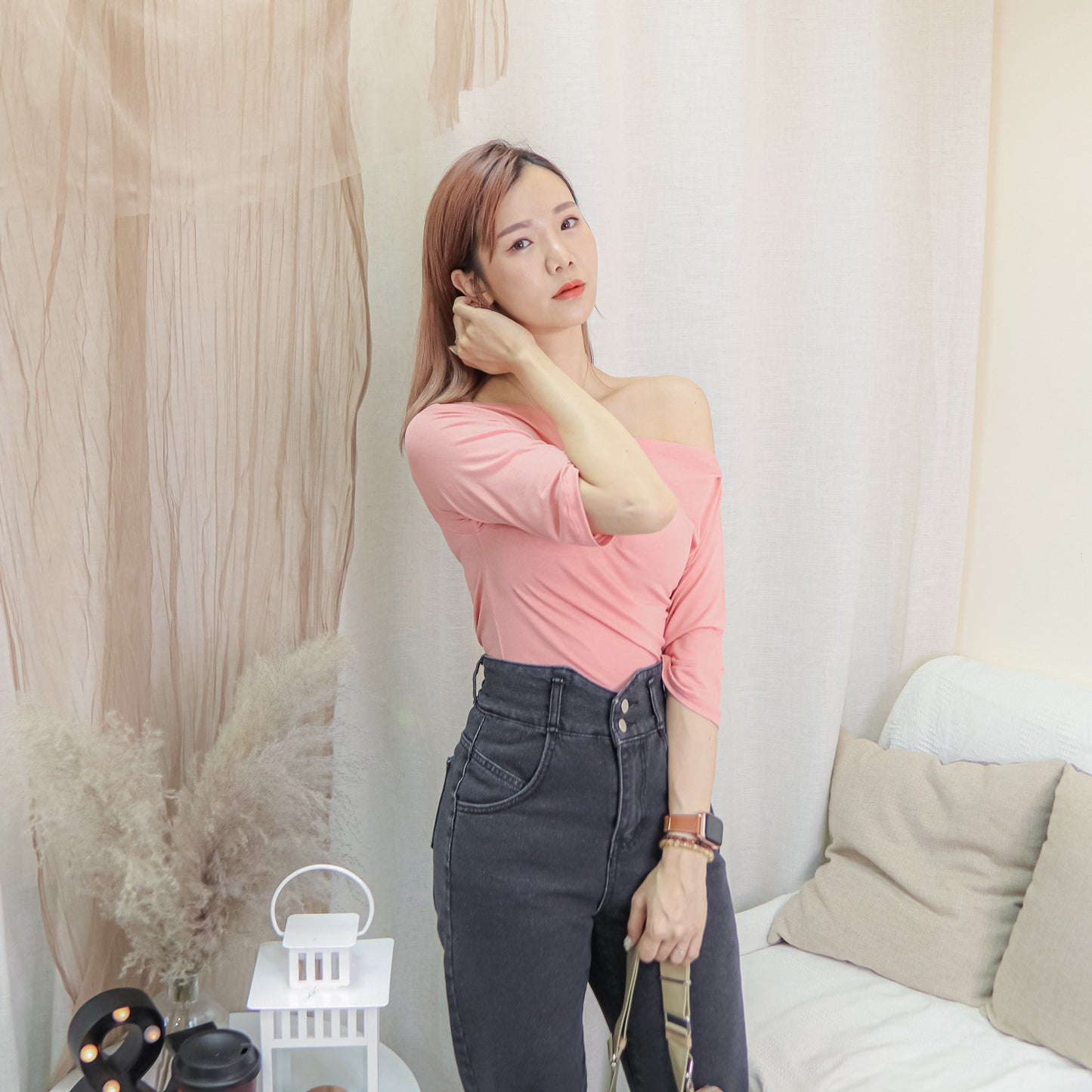 T489 DAYTIME OFFSHOULDER TOP