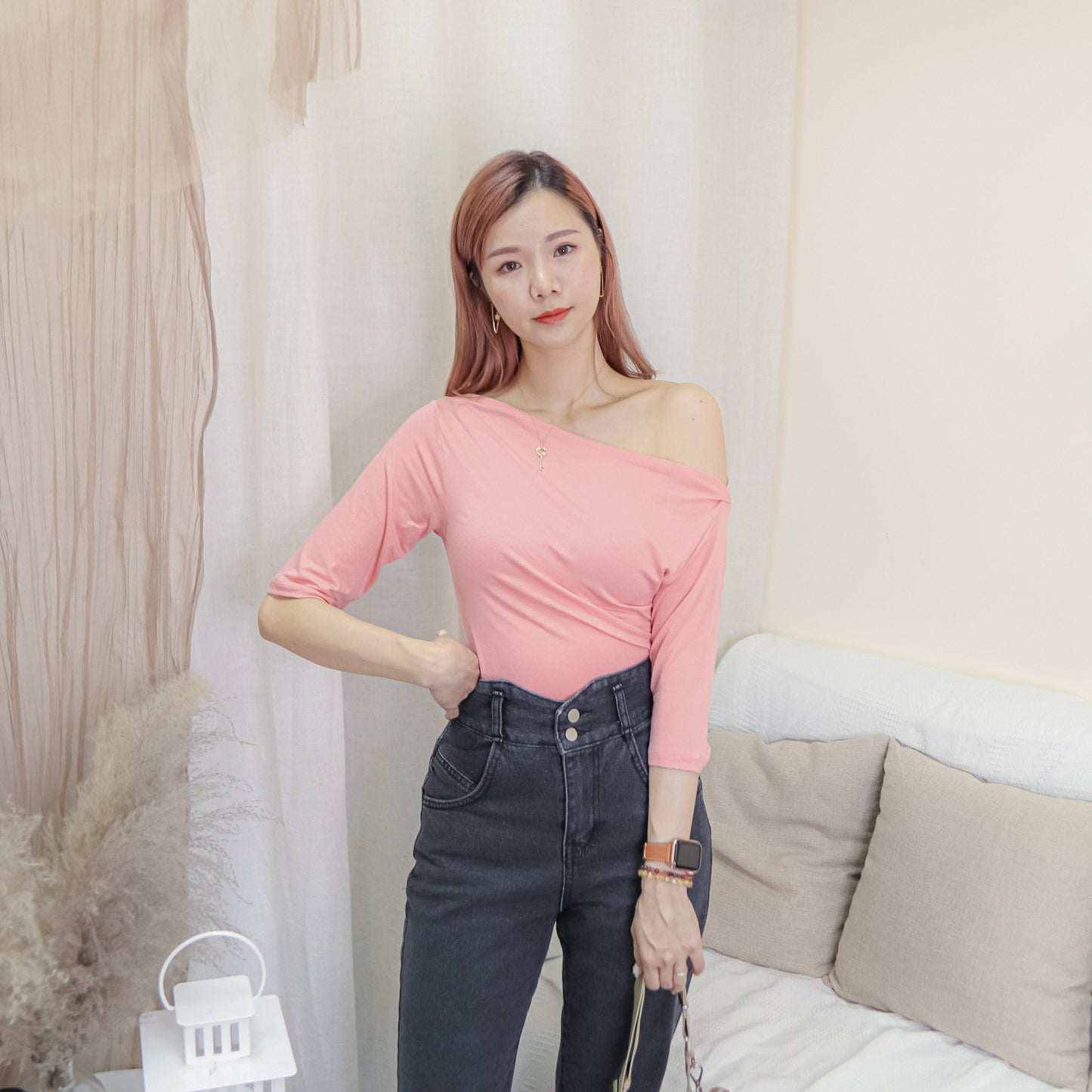T489 DAYTIME OFFSHOULDER TOP