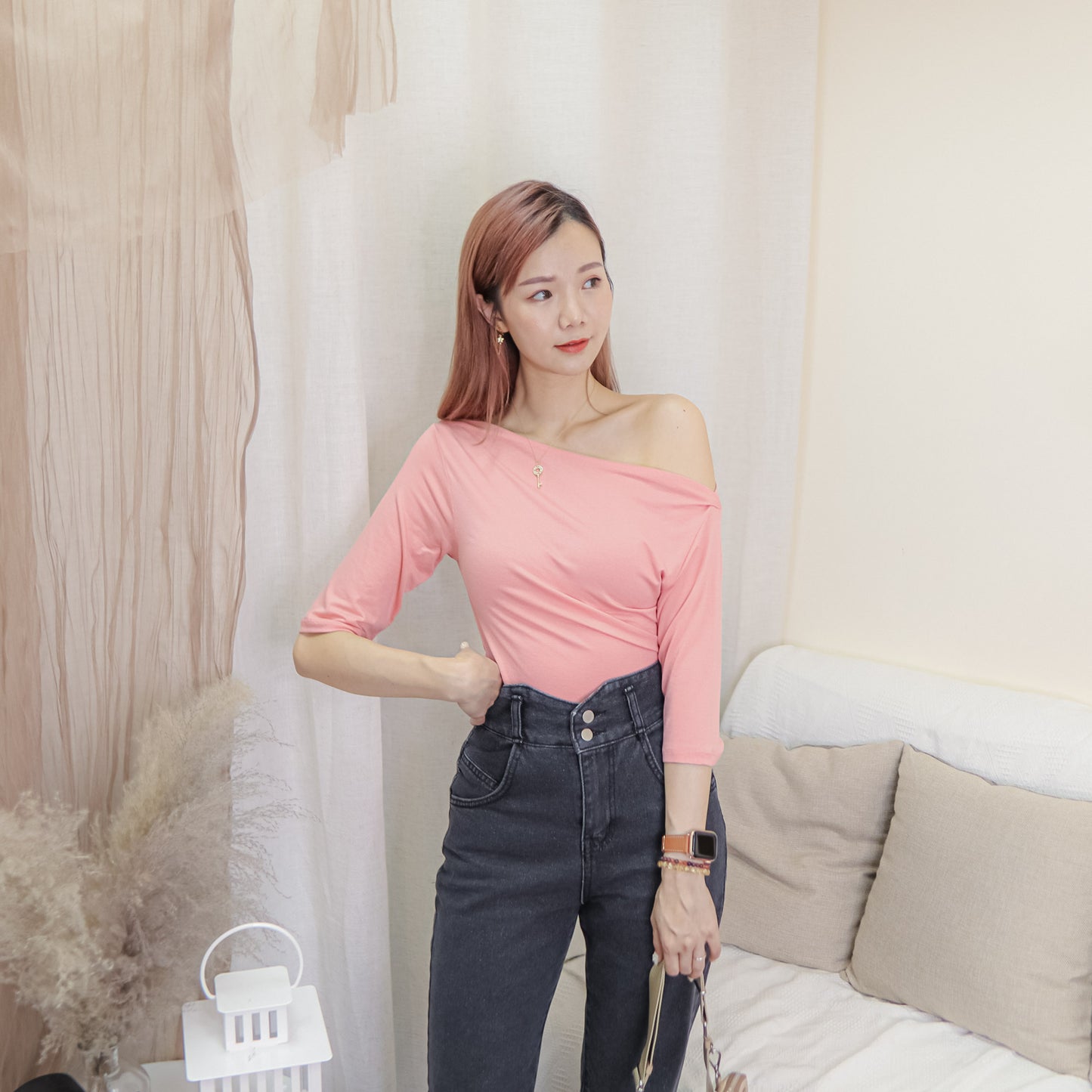 T489 DAYTIME OFFSHOULDER TOP