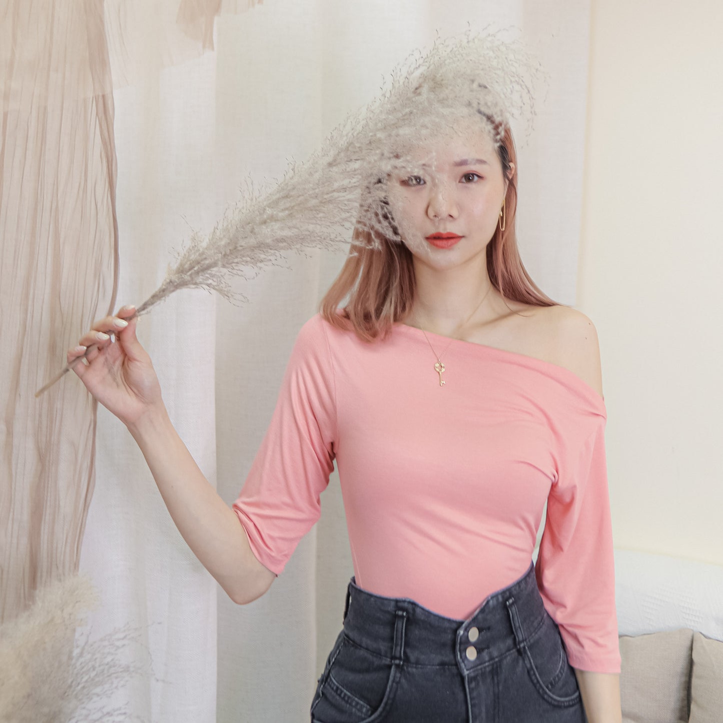 T489 DAYTIME OFFSHOULDER TOP