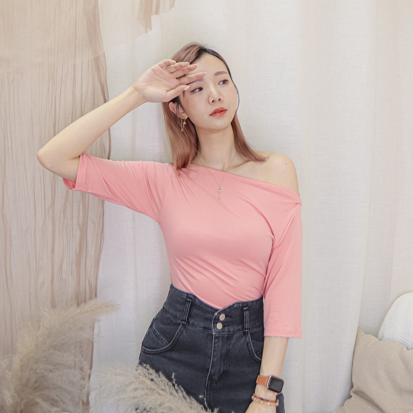 T489 DAYTIME OFFSHOULDER TOP