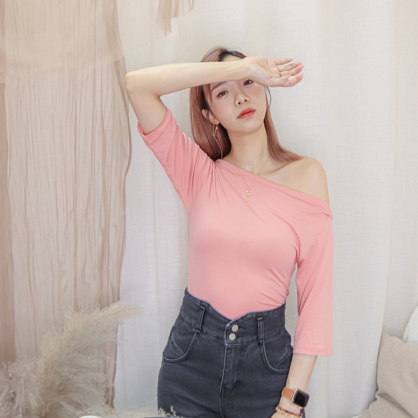 T489 DAYTIME OFFSHOULDER TOP