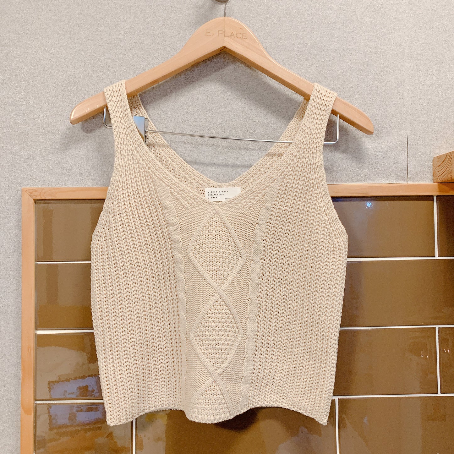 #T223 LITTLE KNIT VEST - Letta A