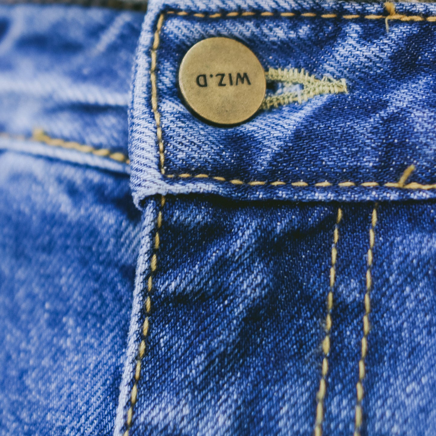 B131 COME AROUND DENIM SKIRT