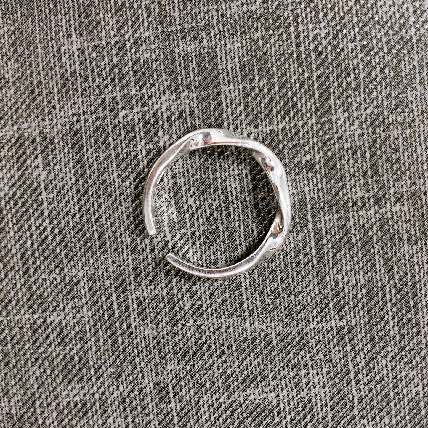 #A025 BEYOND SILVER RING - Letta A