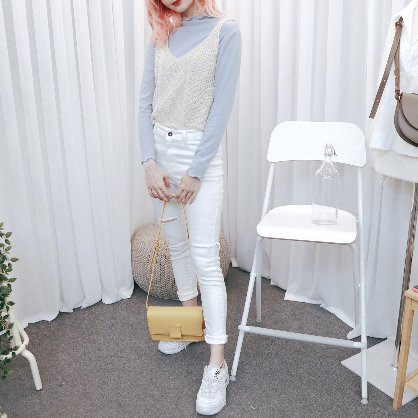 #T223 LITTLE KNIT VEST - Letta A