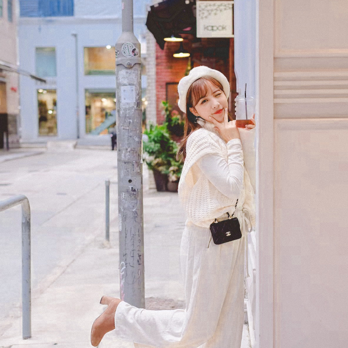 T668 CREAMY KNIT VEST