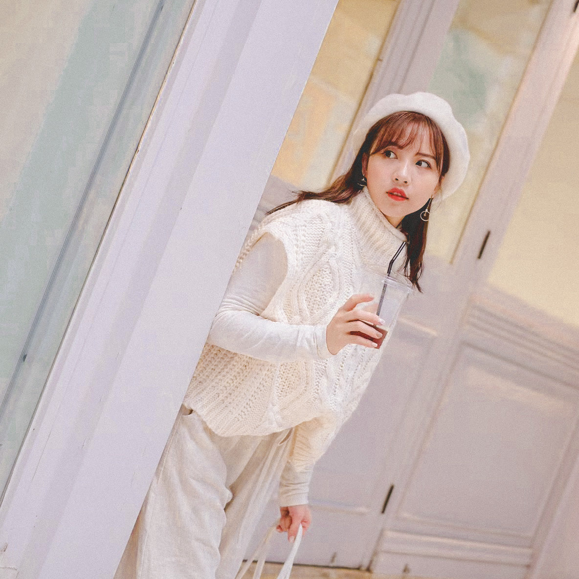 T668 CREAMY KNIT VEST