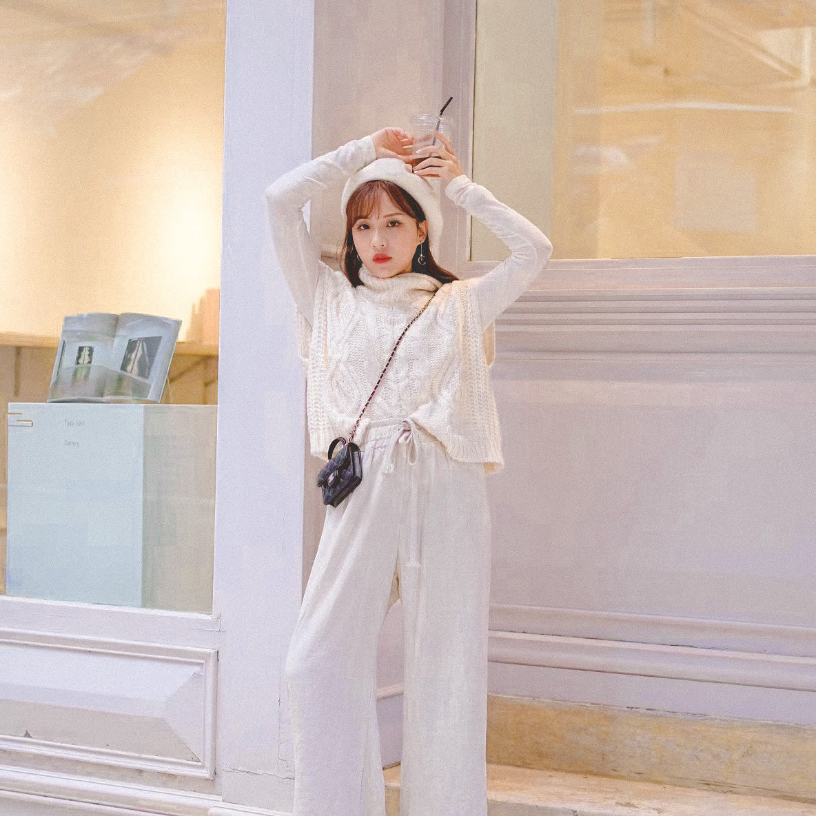 T668 CREAMY KNIT VEST