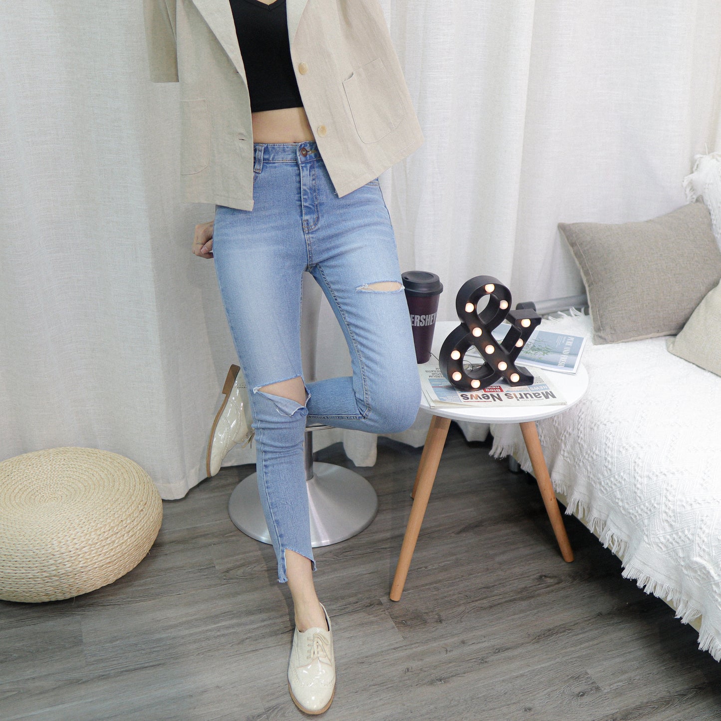 #J001 I GOT YOU ANKLECUT JEANS