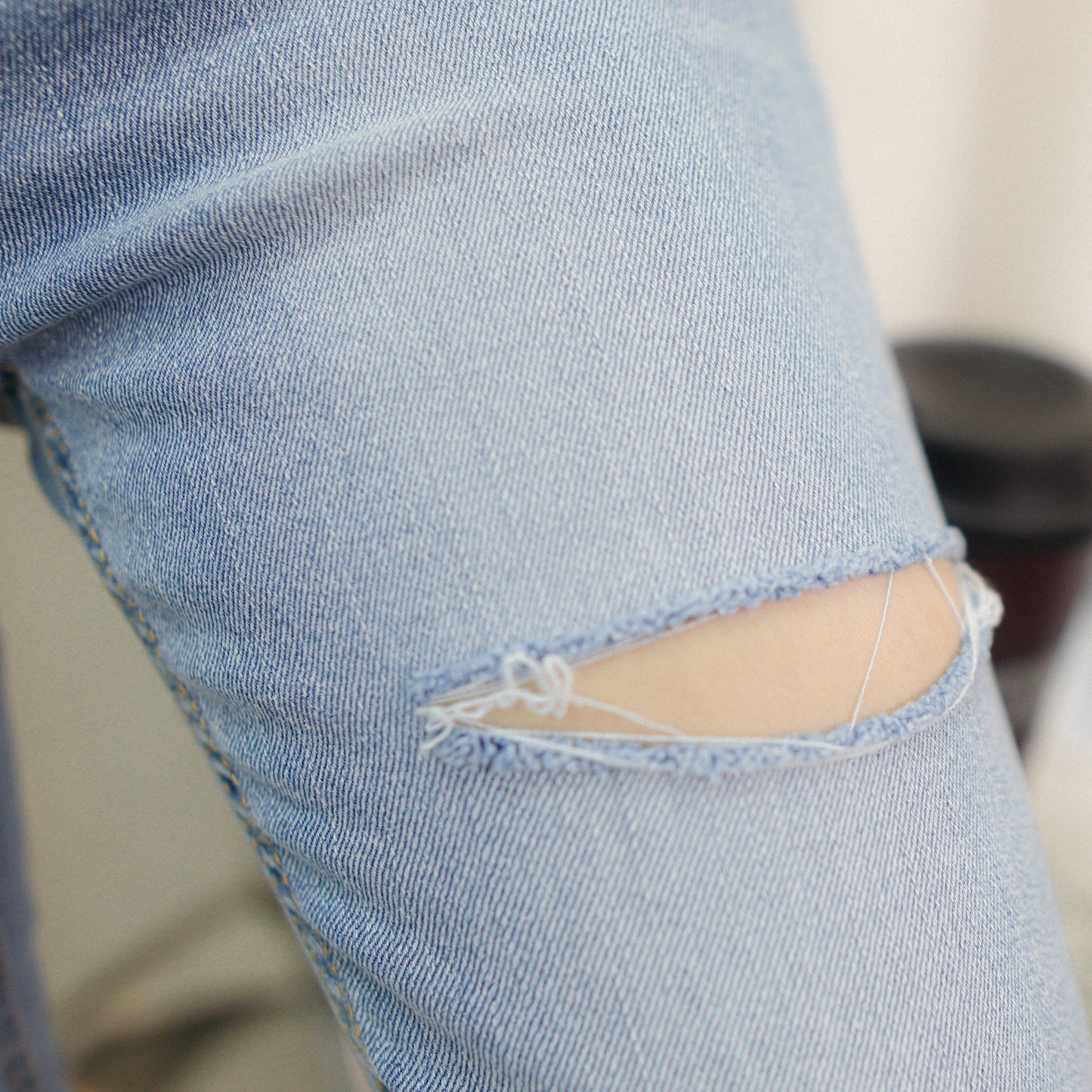 #J001 I GOT YOU ANKLECUT JEANS