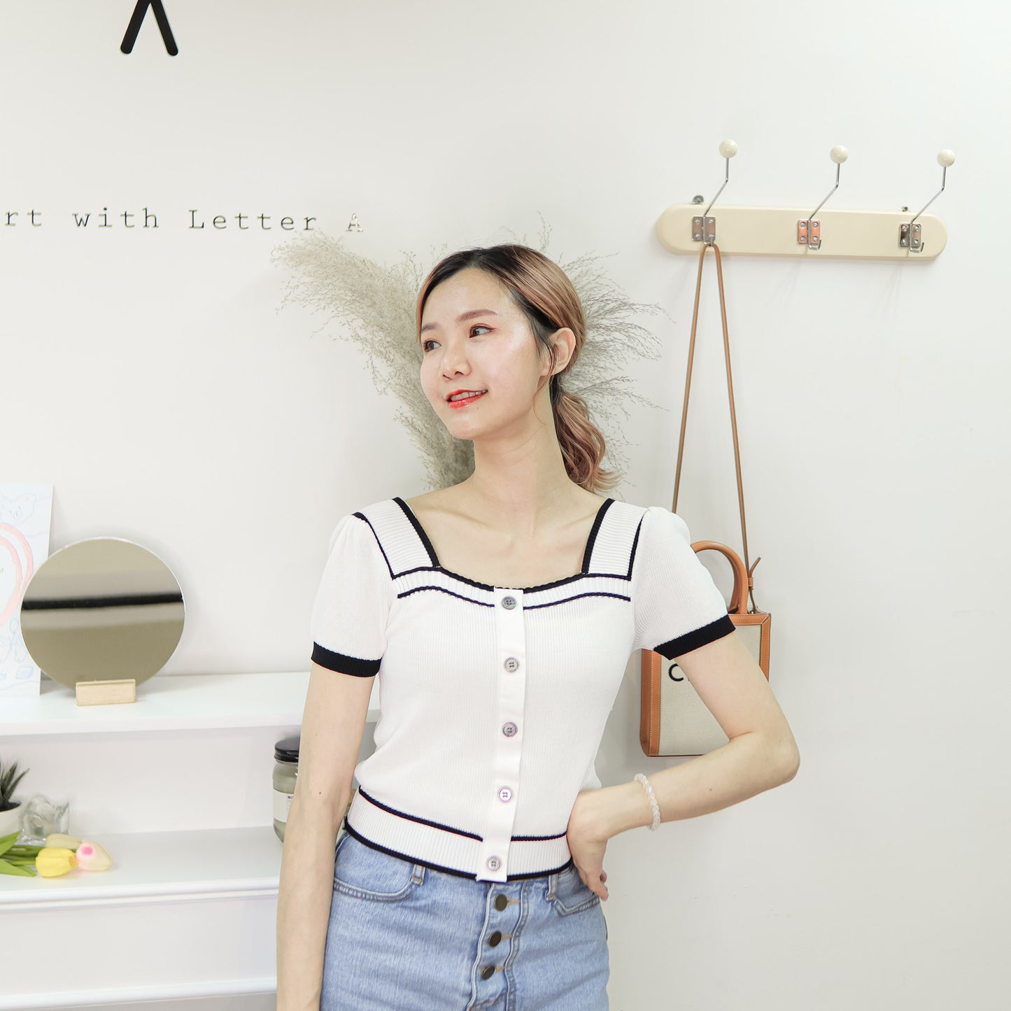 T522 FRIDAY KNIT TOP