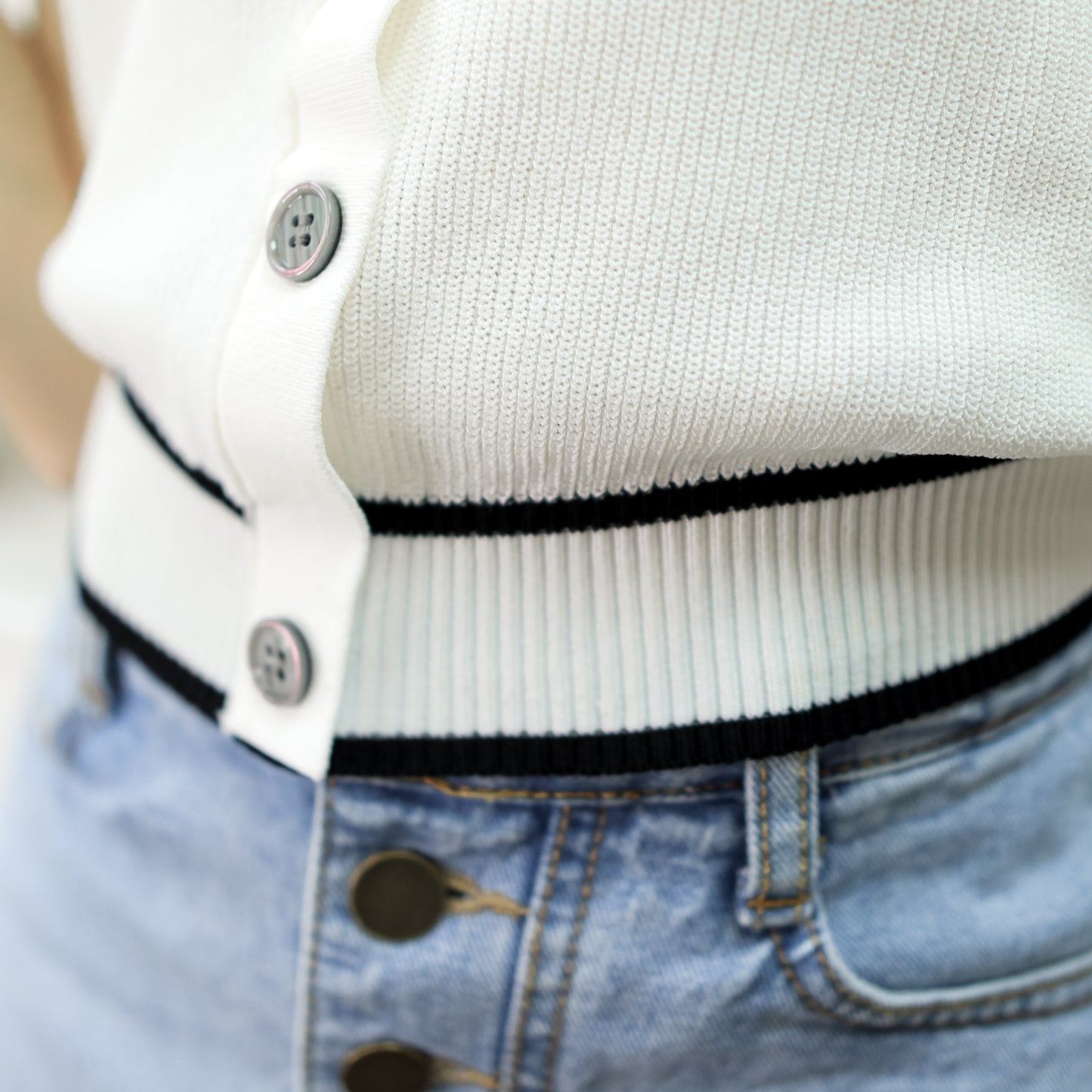 T522 FRIDAY KNIT TOP