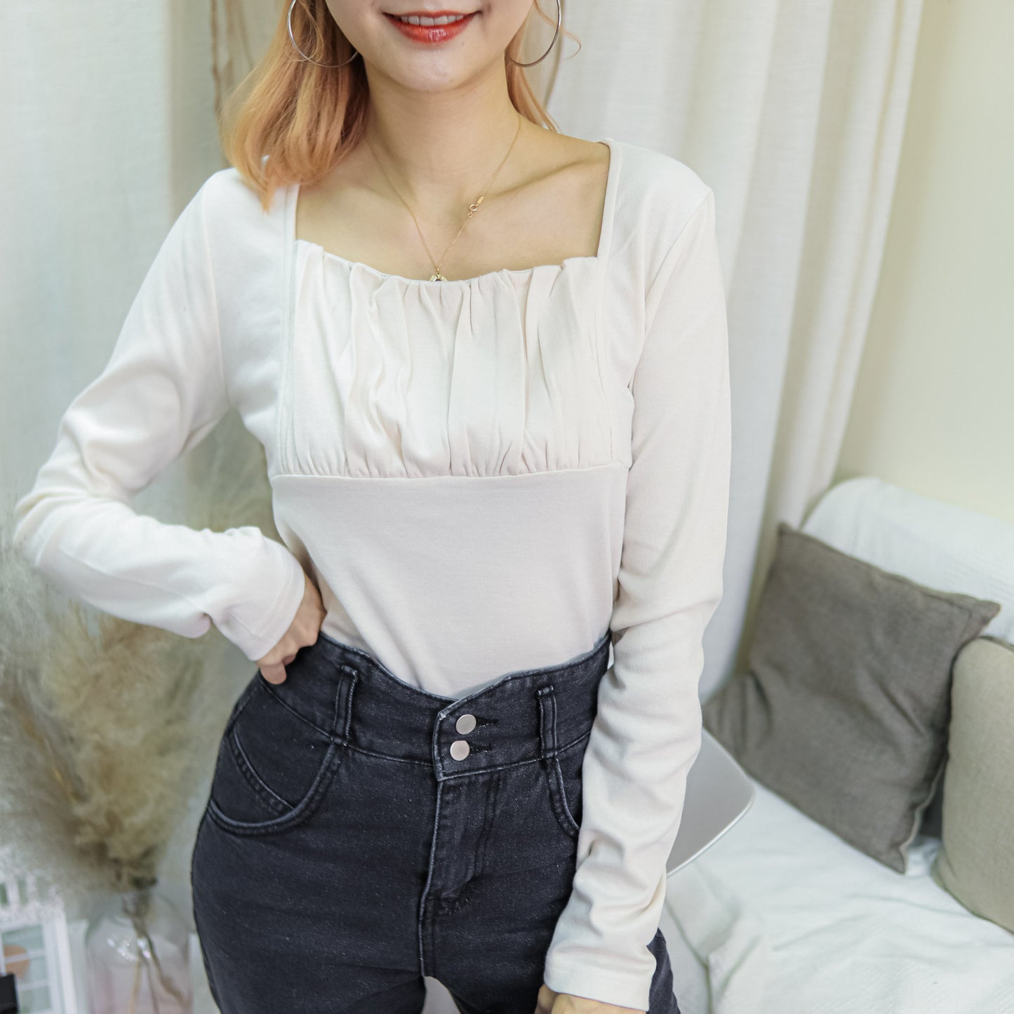 T484 LOOK TOP