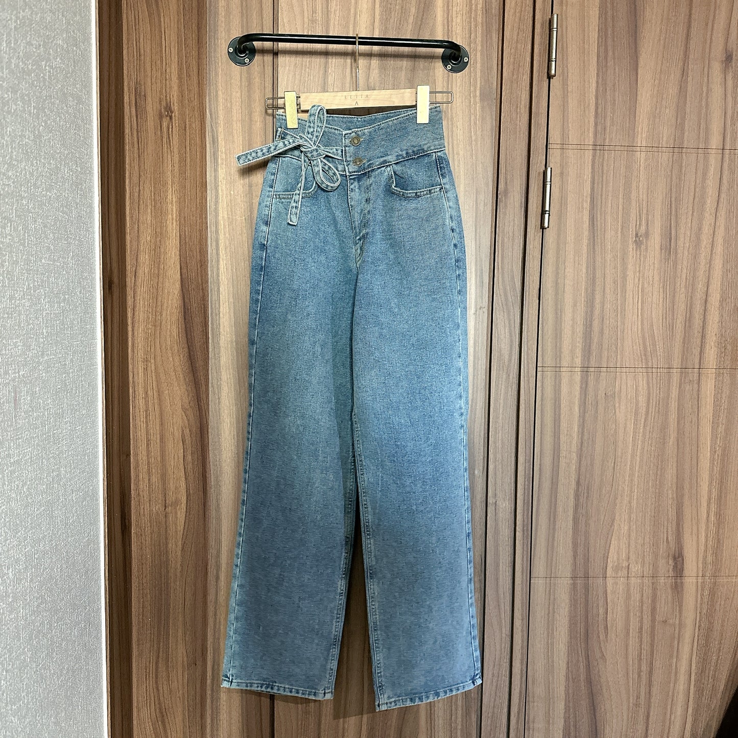 J274 CORDIS JEANS