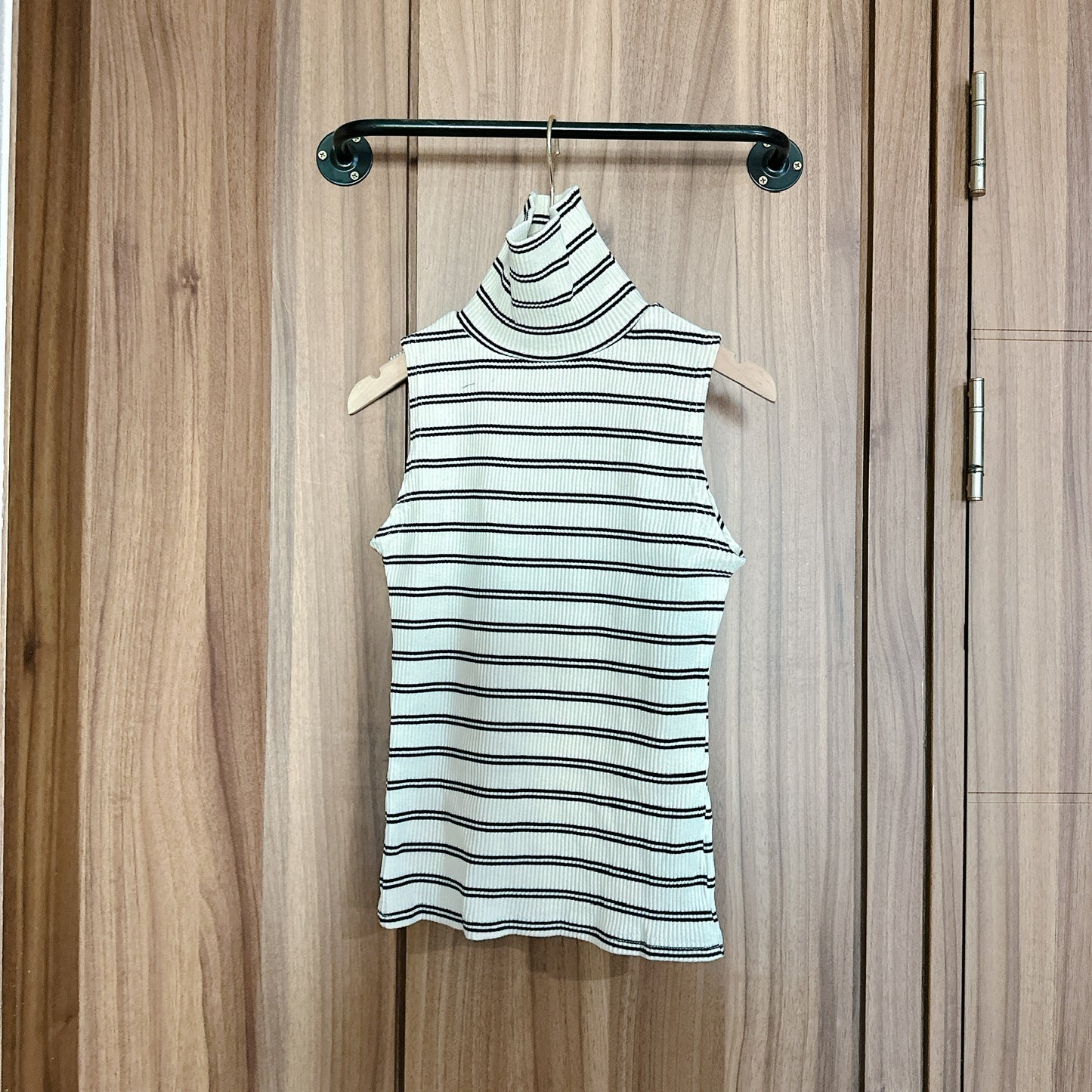 T896 MANNER TURTLENECK TOP