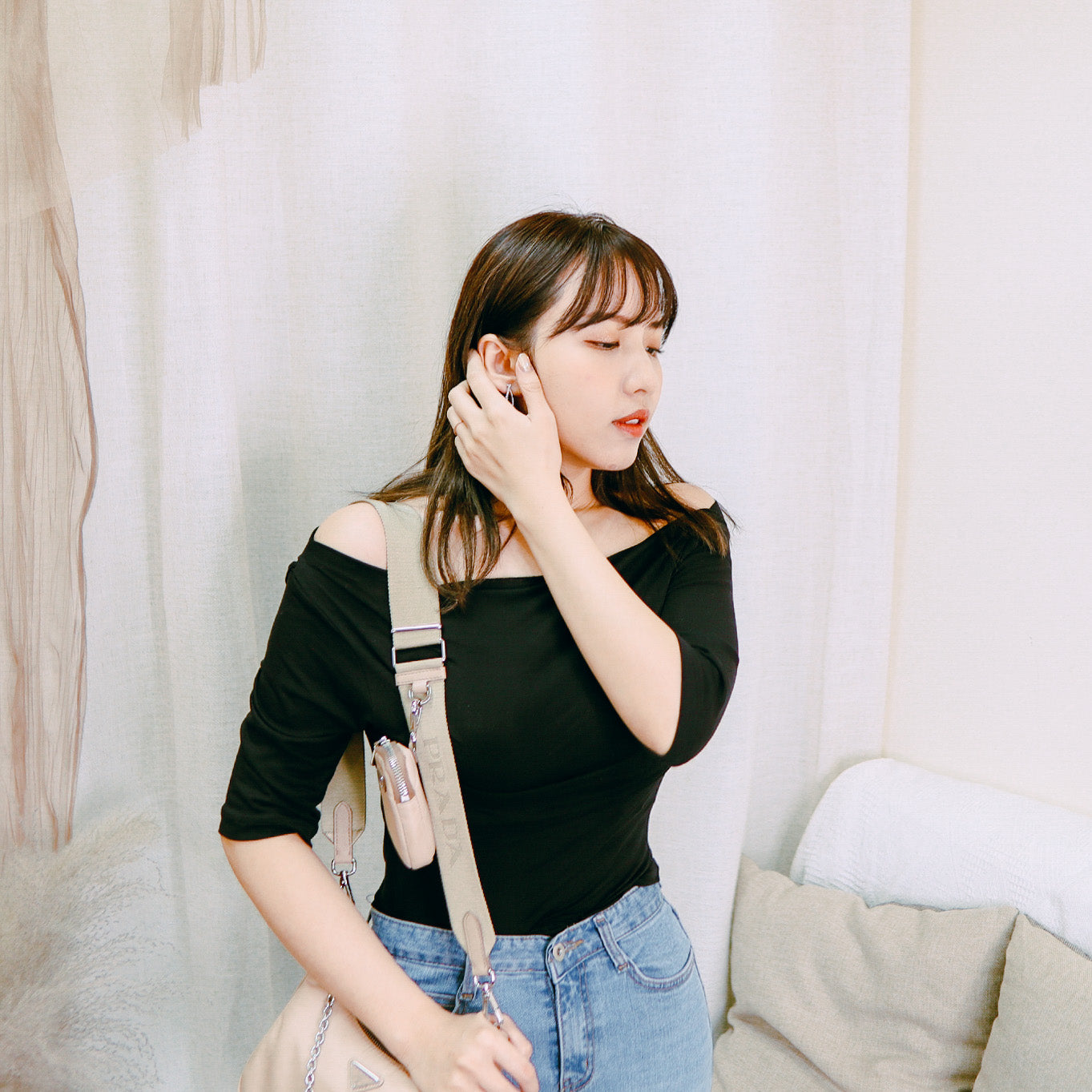 T489 DAYTIME OFFSHOULDER TOP