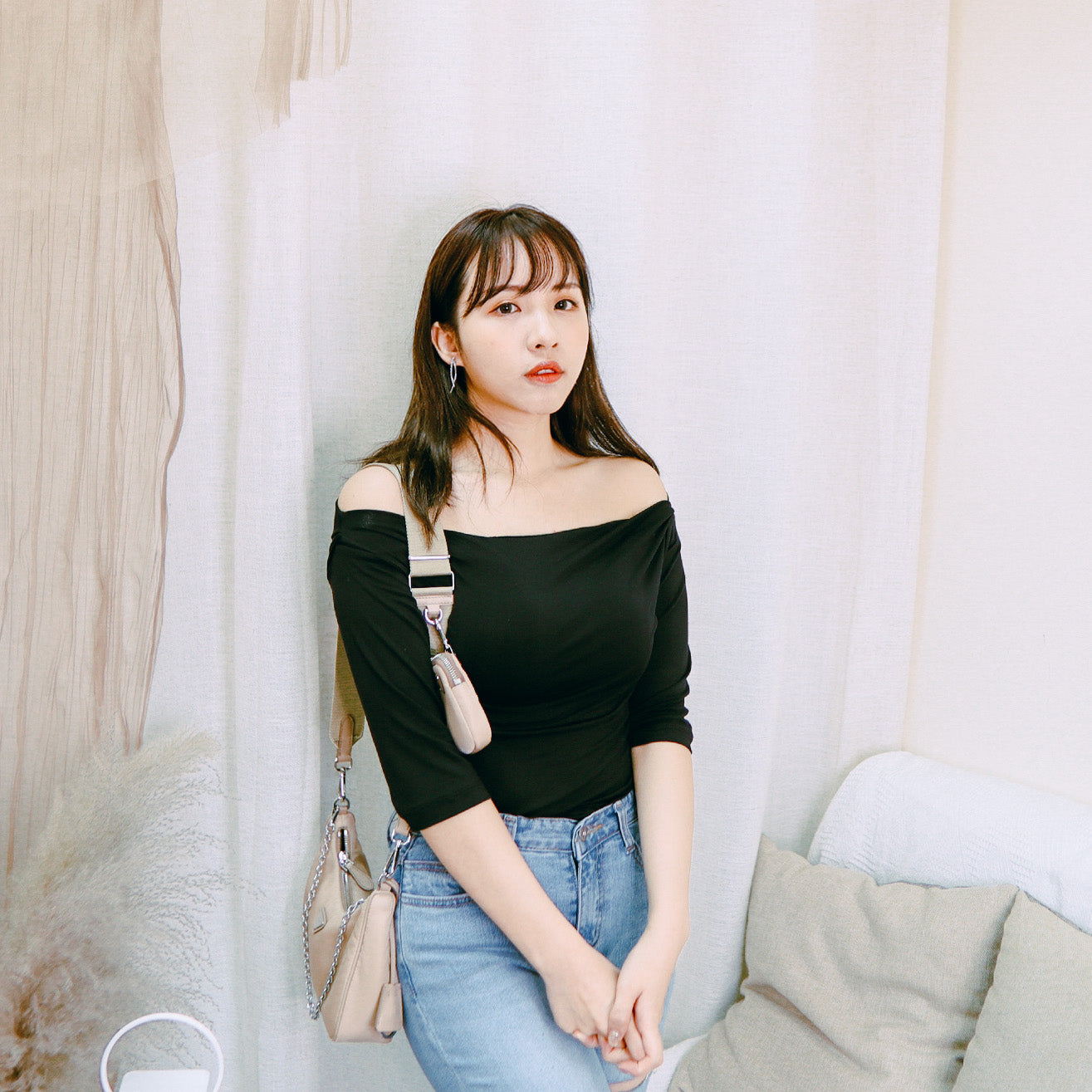 T489 DAYTIME OFFSHOULDER TOP