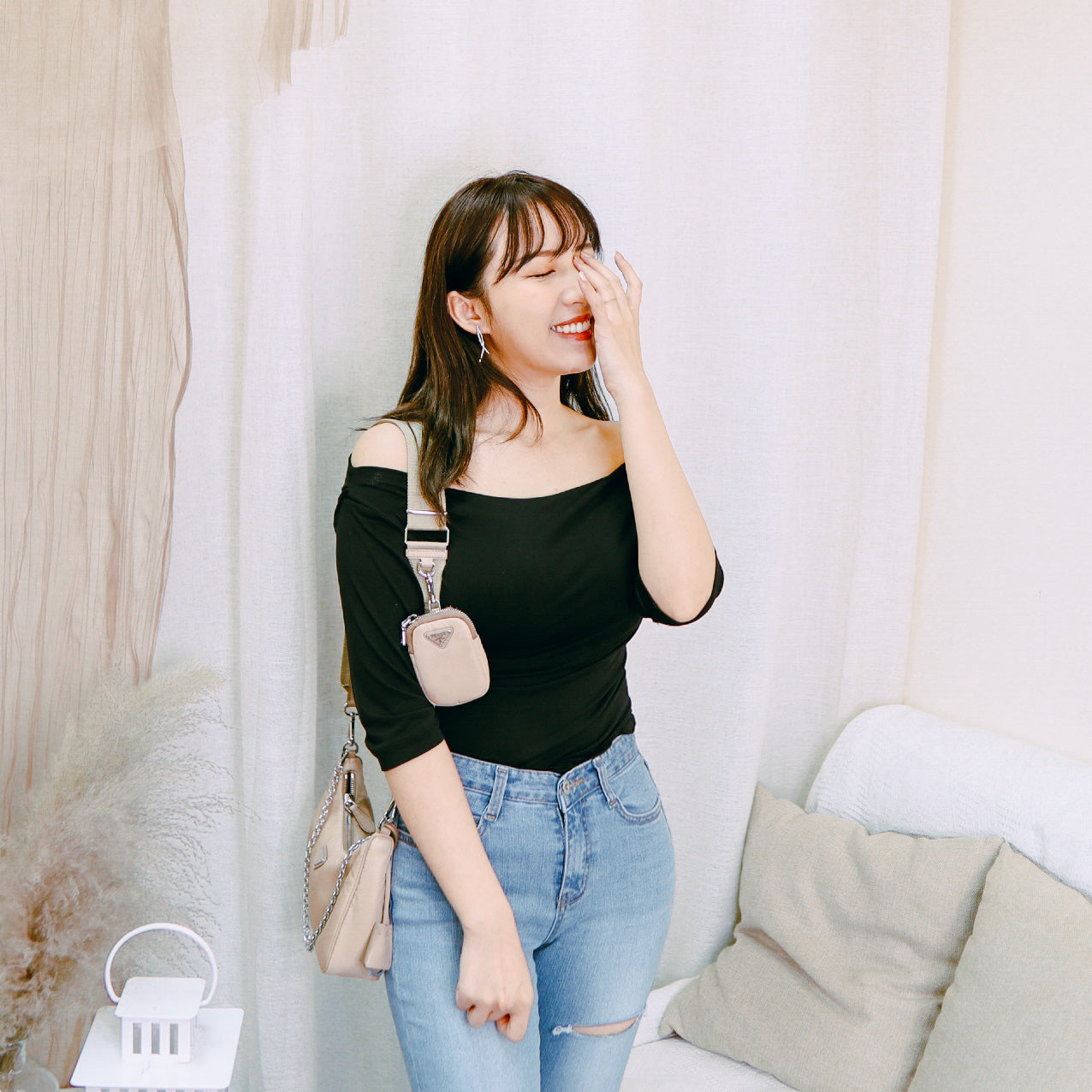 T489 DAYTIME OFFSHOULDER TOP